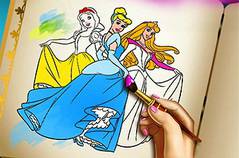 Раскрась Принцесс - Princess Coloring Book